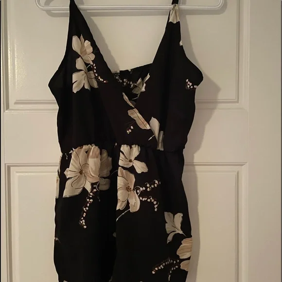 Romper - Picture 2 of 3